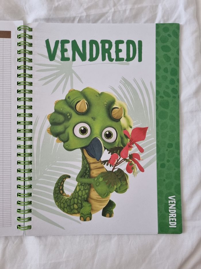 Cahier de texte gigantosorus - photo numéro 9