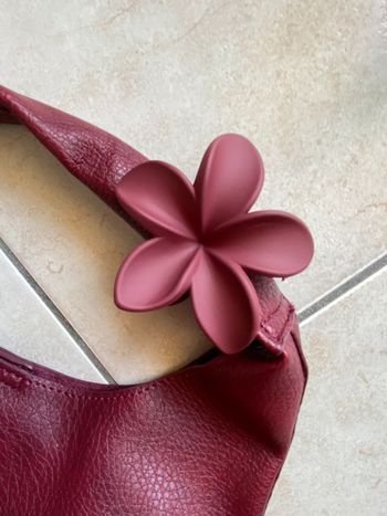 Barrette pince cheveux femme hibiscus bordeaux mat