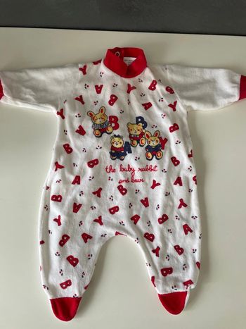 Pyjama rouge et blanc