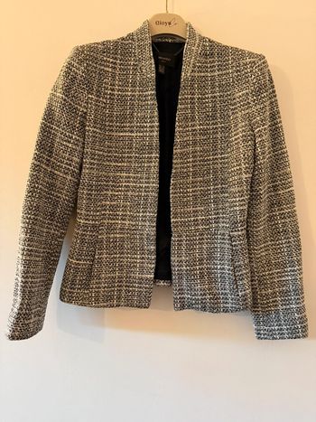 Veste courte noir et blanche Mango