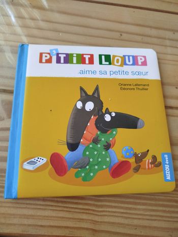 P'tit loup aime sa petite sœur 