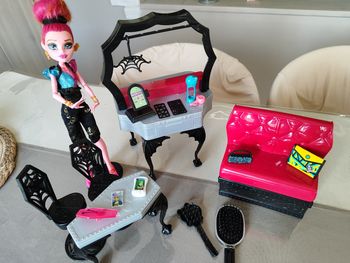 Salon monster high +poupée 