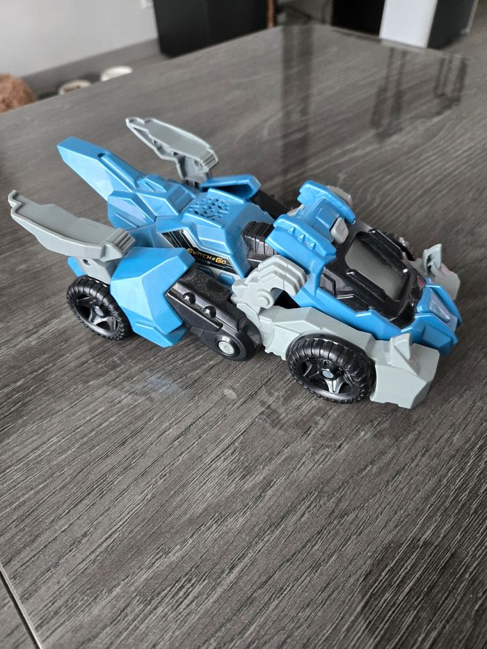 Voiture dinosaure - photo numéro 2