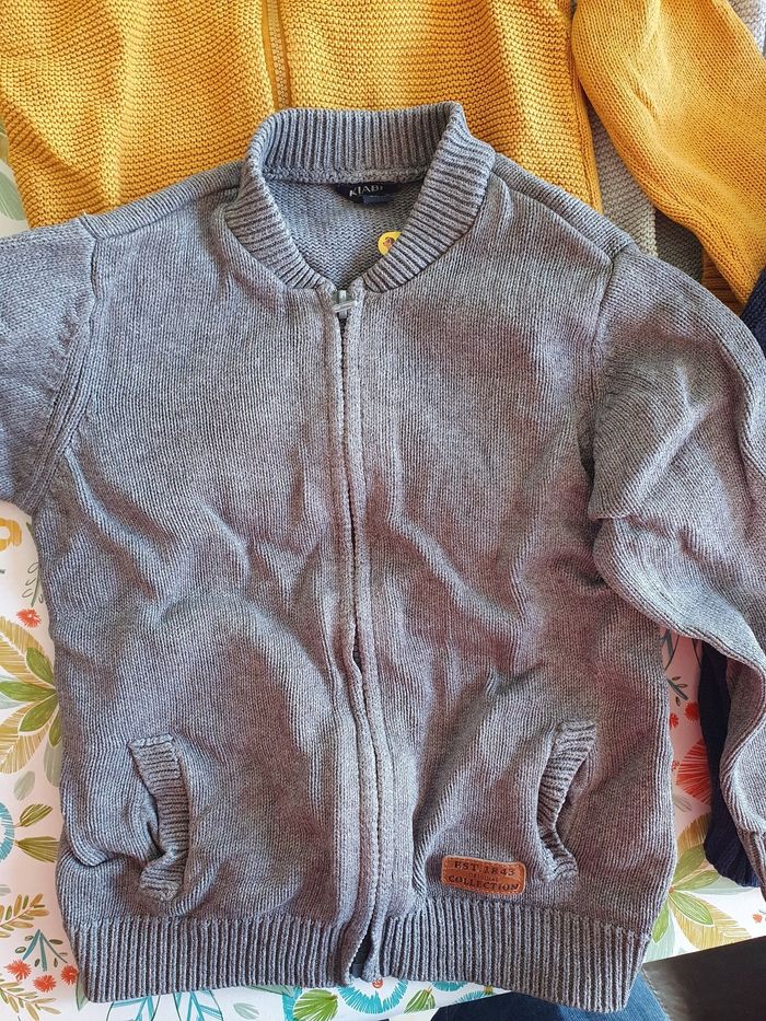 Lot 4 gilets 3ans - photo numéro 3