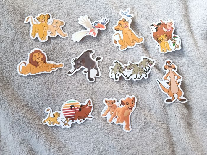 Lot 10 stickers roi lion