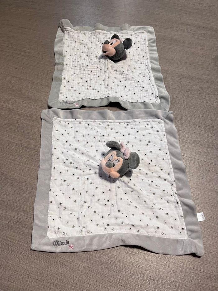 Lot 2 doudous Minnie plats neufs sans étiquettes disney baby