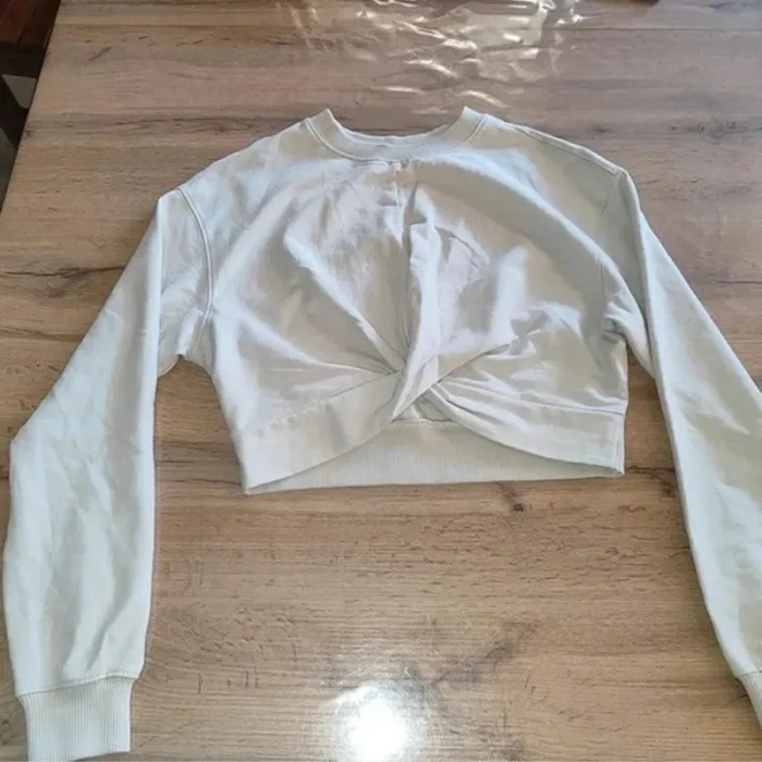 Sweat Esprit beige - Taille M, le basique doux et confortable !