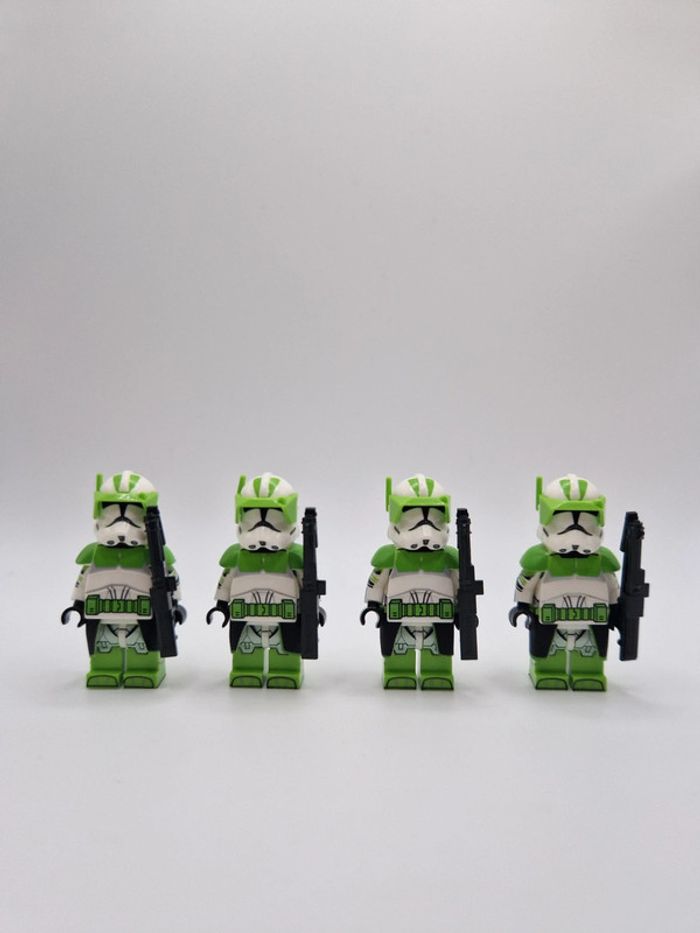 Figurines type lego 4 clones vert star wars
