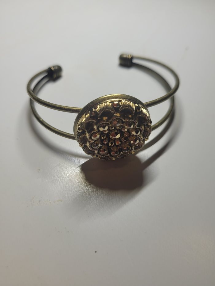 Bracelet upcyclé avec joli bouton - photo numéro 3