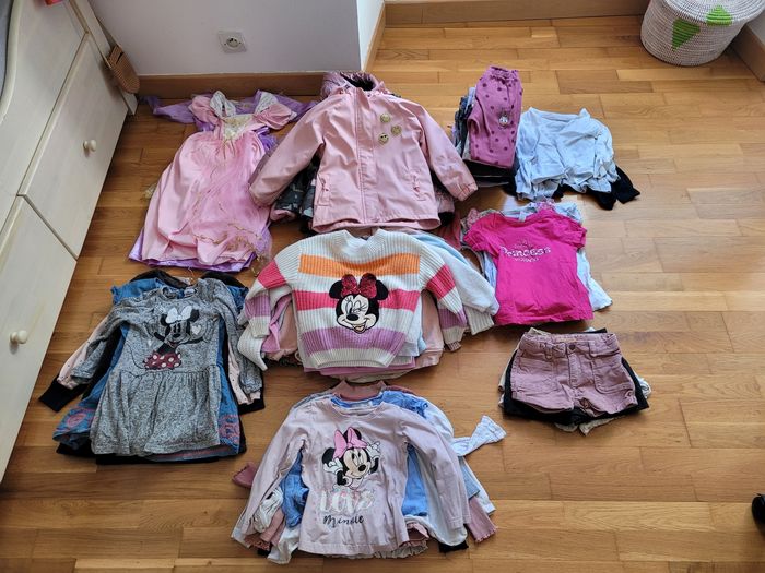 Lot vêtements fille 4-5 ans