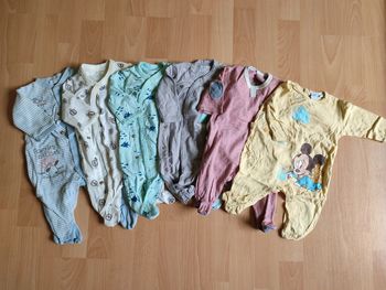 Lot de 6 pyjamas/grenouillères légers en 1M