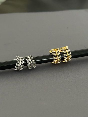 Boucles d’oreilles créoles en strass à choix argenté ou doré