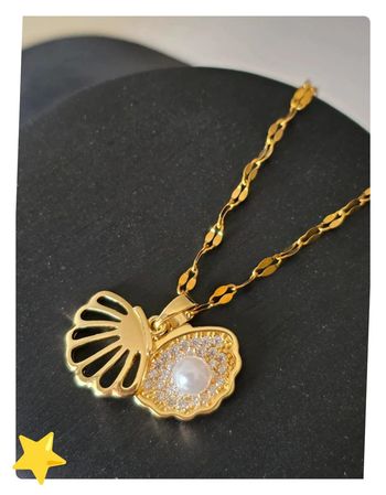 Collier avec pendentif saint Jacques et perle dorée (mobile)