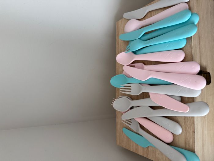 Couverts en plastique Ikea - photo numéro 1