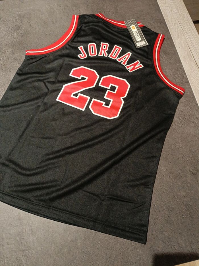 Tenue NBA Chicago Bulls Michael Jordan noir t.30 - photo numéro 2