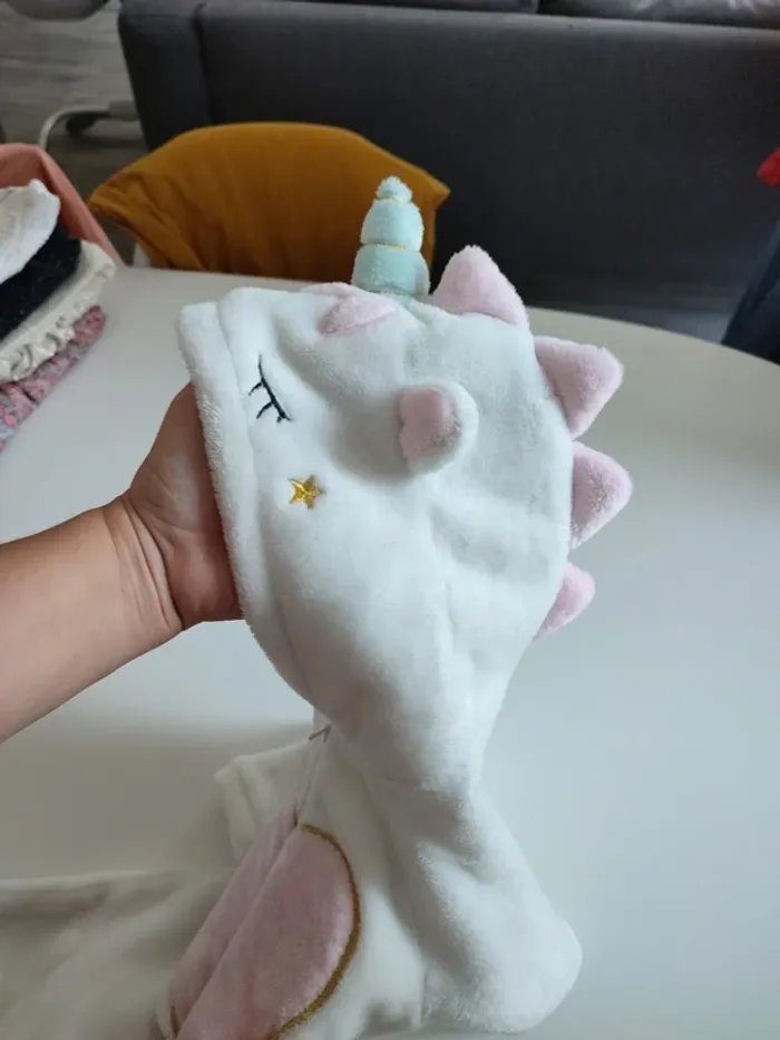 Combinaison licorne 3 mois - photo numéro 3