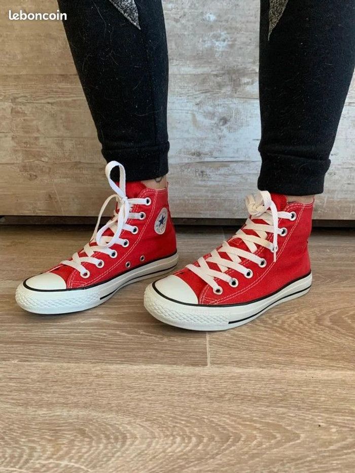 Paire de Converse haute rouge 35