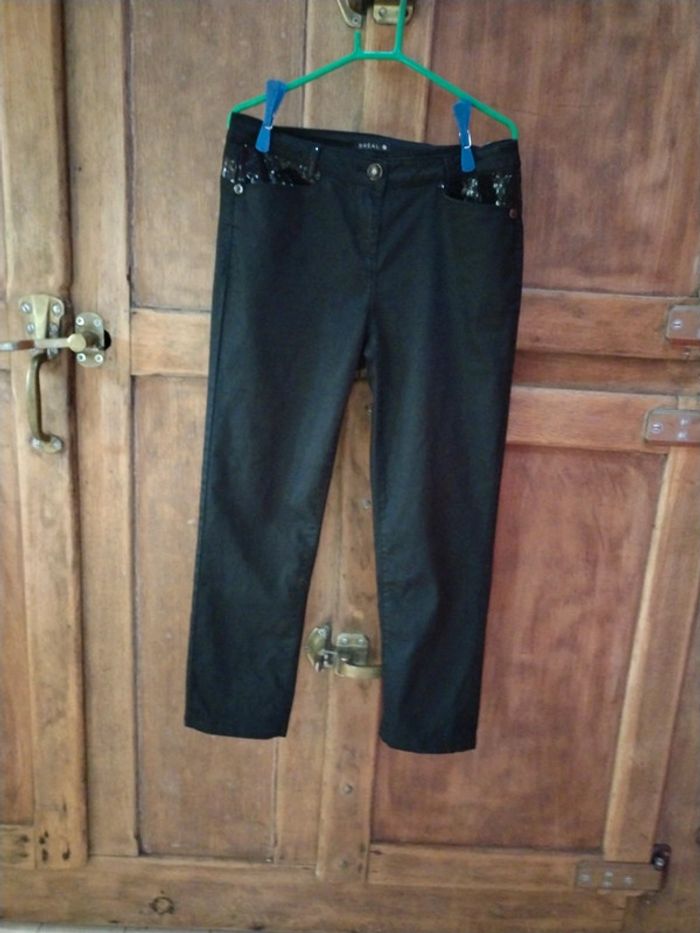 Pantalon noir ( un peu délavé)