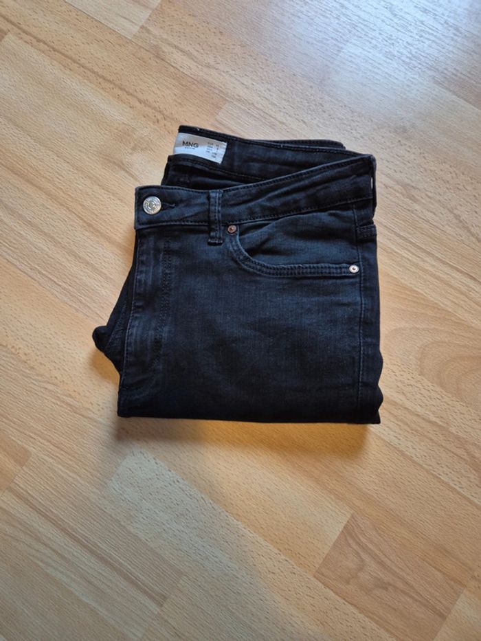 Pantalon jean noir Mango Noa taille 40