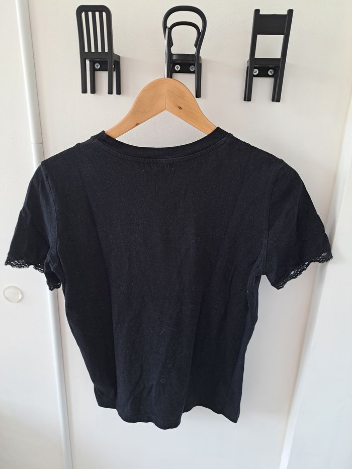 Haut dentelles noir - photo numéro 3