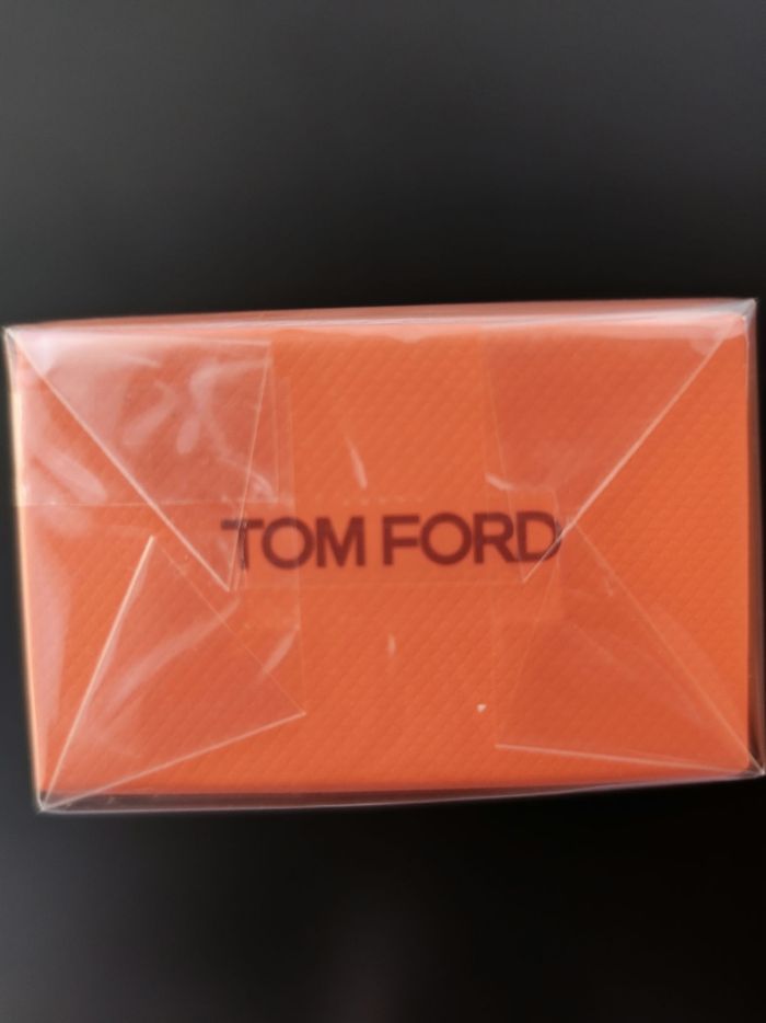 Eau de parfum Tom Ford bitter peach 100m - photo numéro 3
