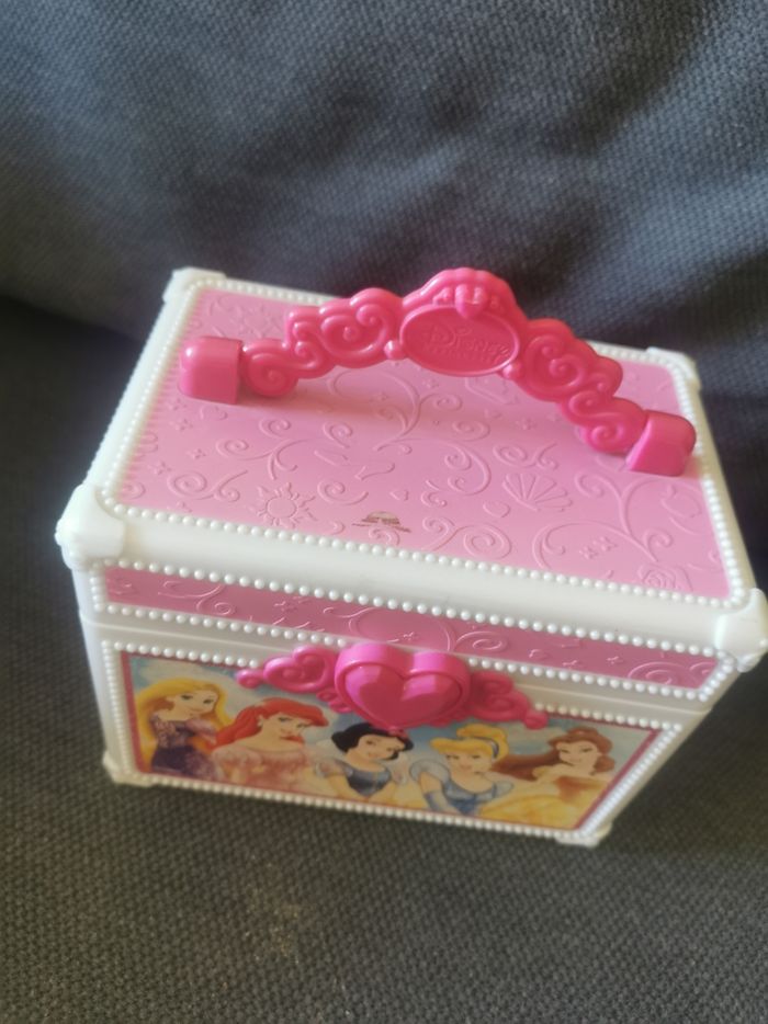 Boîte à bijoux princesses Disney - photo numéro 2