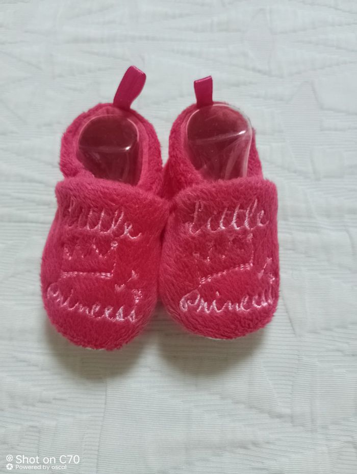 Kiabi chaussons pantoufles fushia