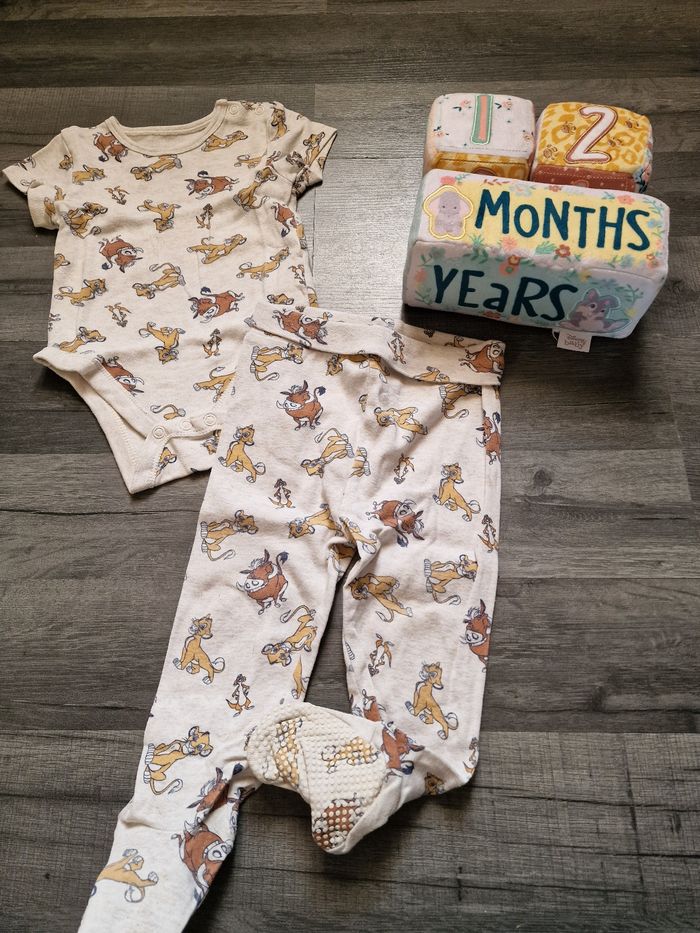 Ensemble disney roi lion 12M