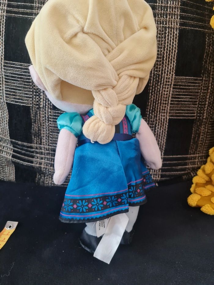Peluche Elsa - reine des Neiges Disney store - 30 cm - photo numéro 6