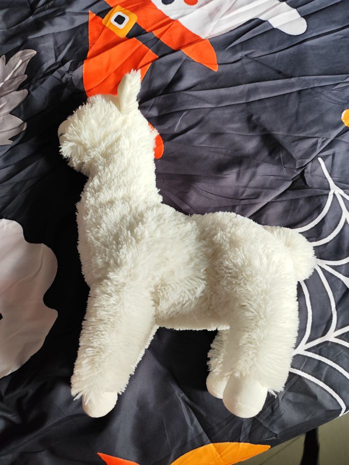 Grande peluche lama de chez Casa 43 cm