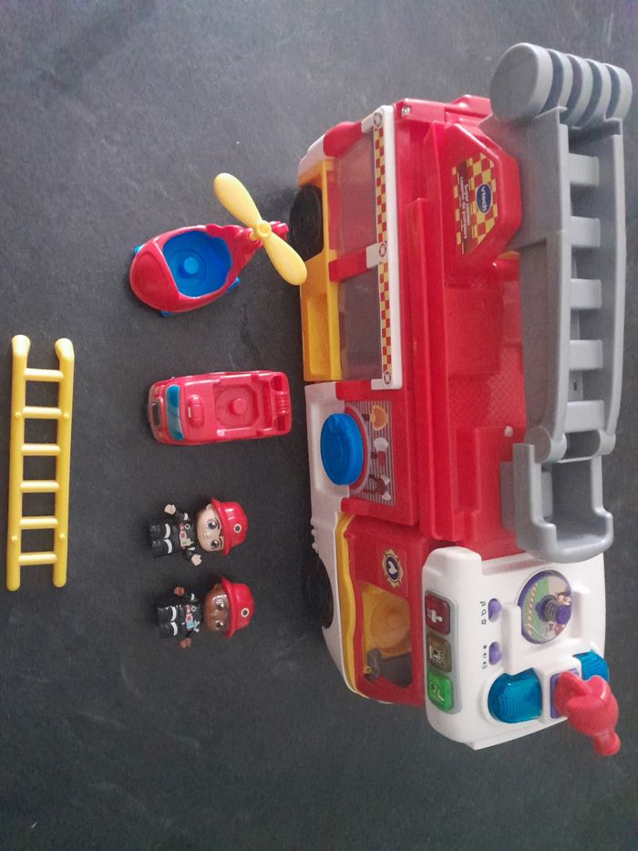 Super camion caserne de pompiers