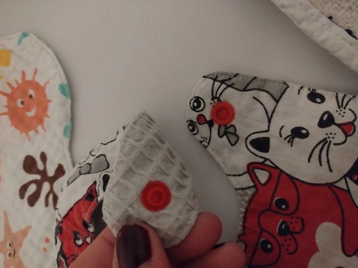 Lit de 4 bavoirs chat et animaux marins handmade - photo numéro 2