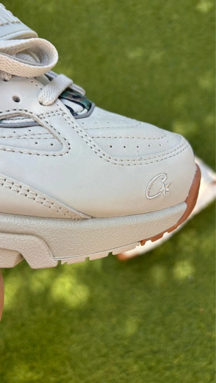 Nike Air Trainer Huarache Corteiz Light Bone chaussures montante blanche - photo numéro 2
