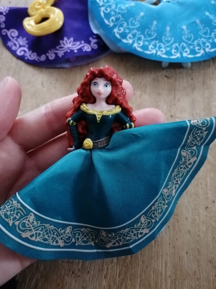 Lot de 4 figurines princesses Disney - photo numéro 6