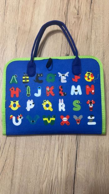 Valise d'activités  sensorielles bouton pression fermeture lacet date et heure