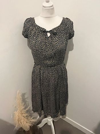 Robe à motifs camaïeu cintrée L comme neuve