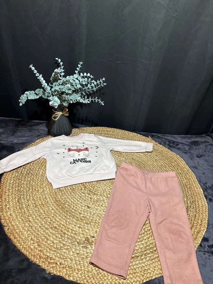 Pyjama deux pièces fille taille 24 mois