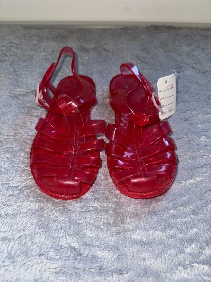 Sandales de plage 29 TBE rouge
