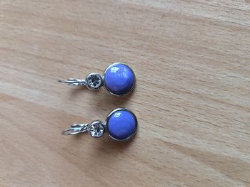 Boucles d'oreilles fantaisie mauves + brillant