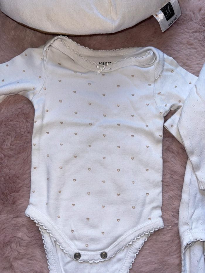 Lot de 2 body kiabi 3 mois - photo numéro 3