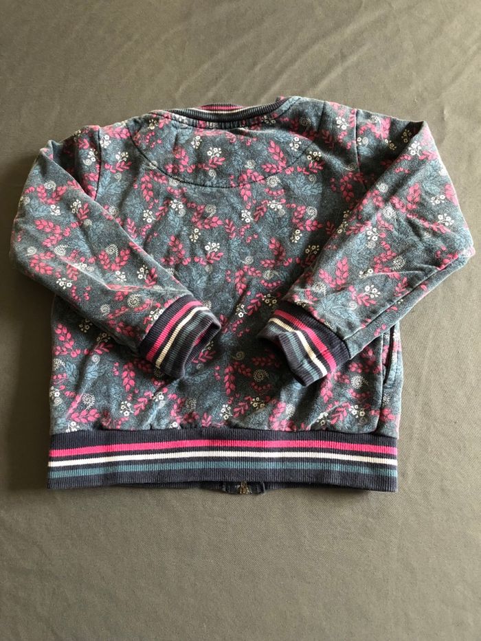 Vend gilet U Essentiel taille 4 ans - photo numéro 2