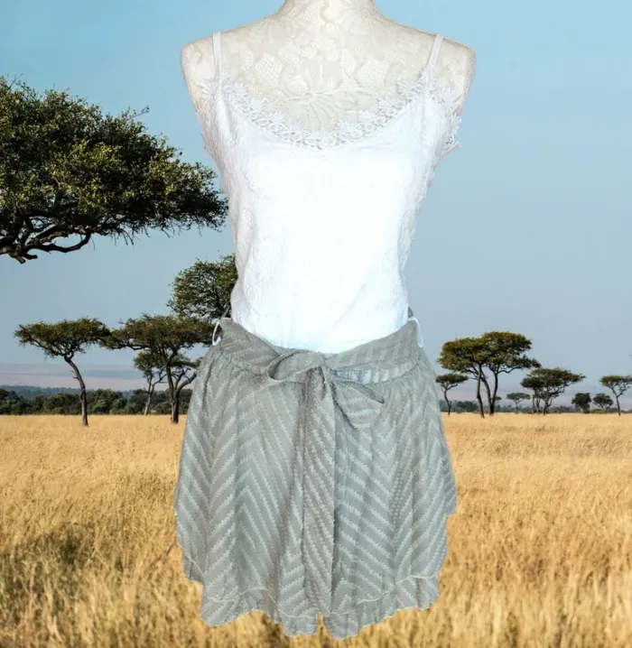 Ensemble top/short NEUF 🚺 - photo numéro 2