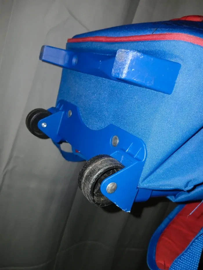 💙 Cartable à roulette Spidey. - photo numéro 7