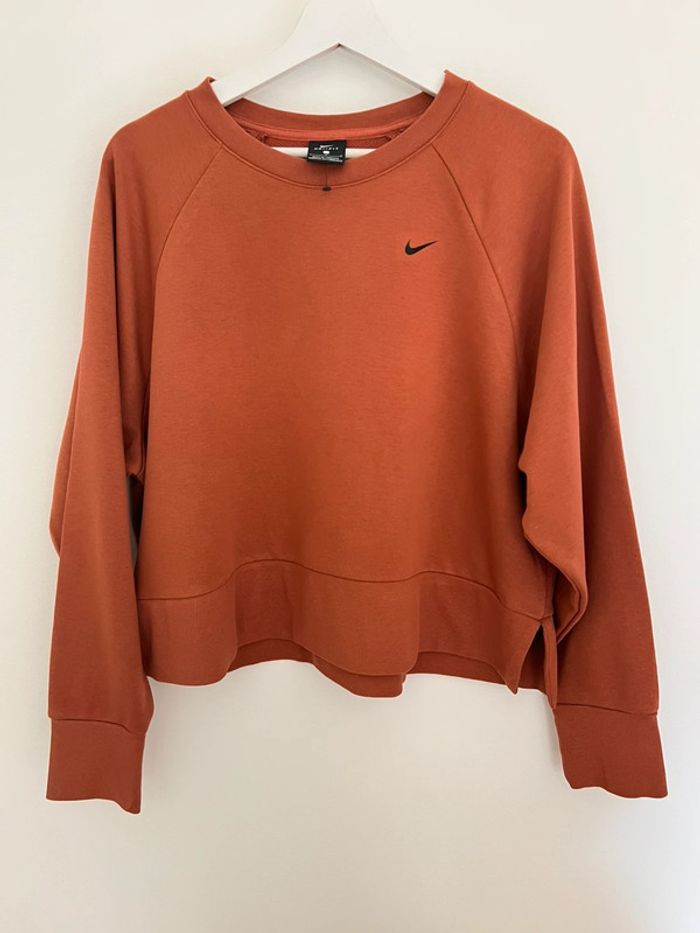 Sweat Nike L neuf - photo numéro 2