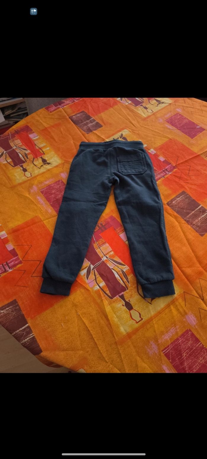 Jeans 4 ans en excellent état - photo numéro 2