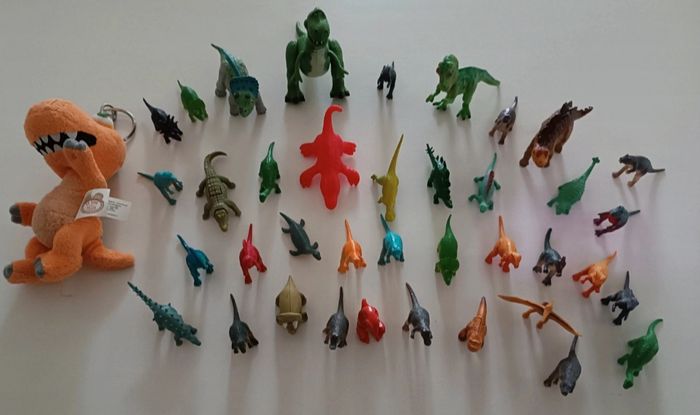 Lot dinosaures - photo numéro 2