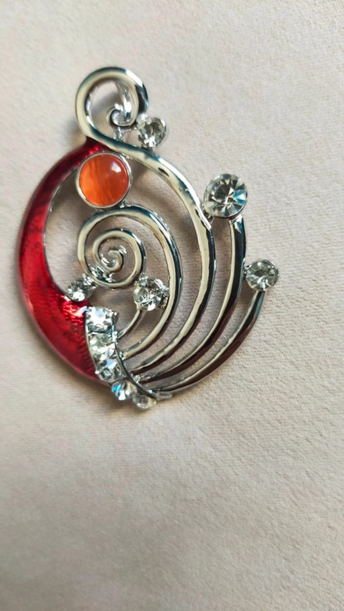 Parure pendentif + boucle d’oreille – Tourbillons rouge, orange et argenté avec strass - photo numéro 4