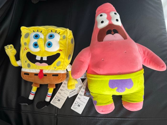 2 peluches bob l’éponge et cactus