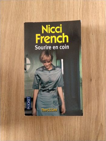Livre de Nicci French- sourire en coin