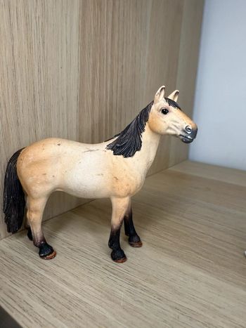 Jument mustang schleich
